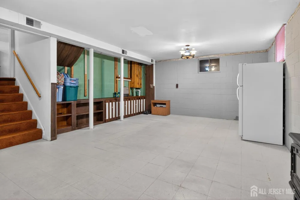 287 Crestwood Drive Milltown, NJ 08850