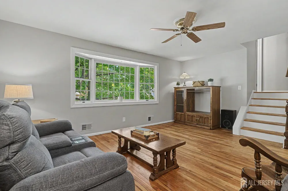 287 Crestwood Drive Milltown, NJ 08850