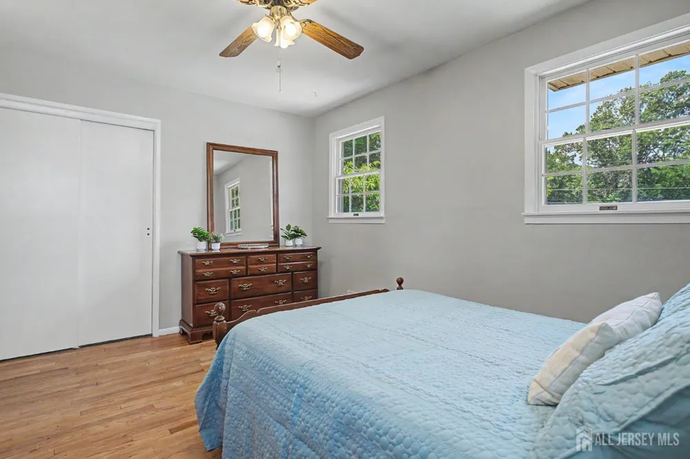 287 Crestwood Drive Milltown, NJ 08850