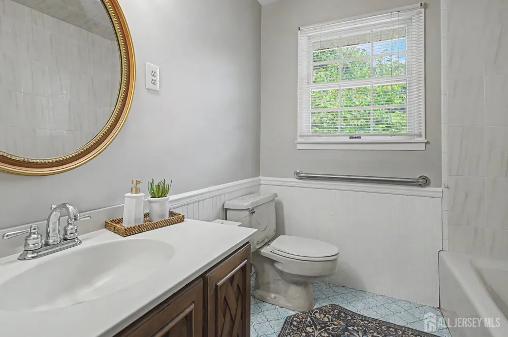287 Crestwood Drive Milltown, NJ 08850
