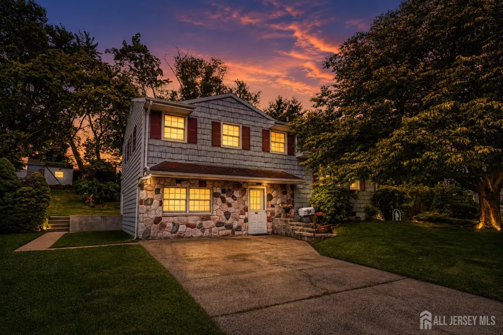 287 Crestwood Drive Milltown, NJ 08850