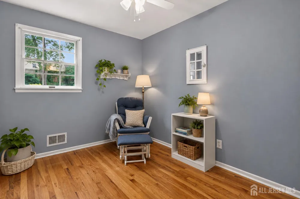 287 Crestwood Drive Milltown, NJ 08850