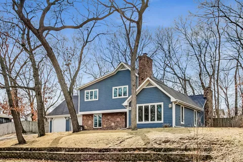 22 Chrismar Road
