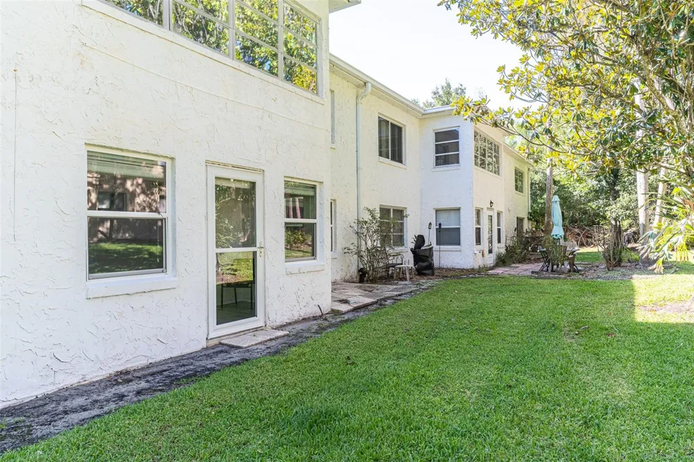 1100 MARTINIQUE DRIVE #106 Winter Haven, FL 33884