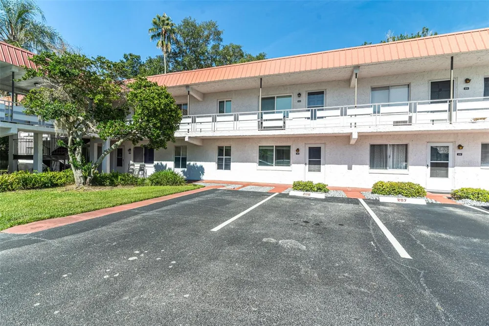 1100 MARTINIQUE DRIVE #106 Winter Haven, FL 33884