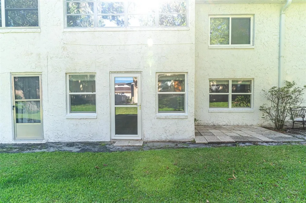 1100 MARTINIQUE DRIVE #106 Winter Haven, FL 33884