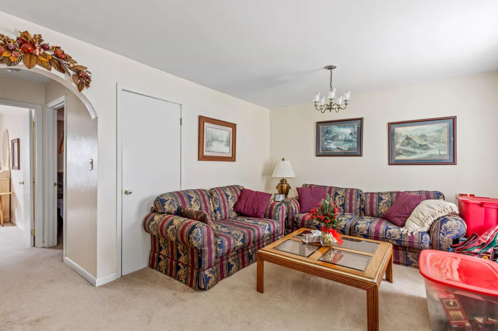 7055 Mooneyham Lonewood Road Spencer, TN 38585