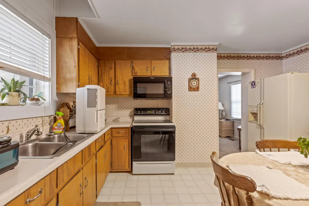 7055 Mooneyham Lonewood Road Spencer, TN 38585