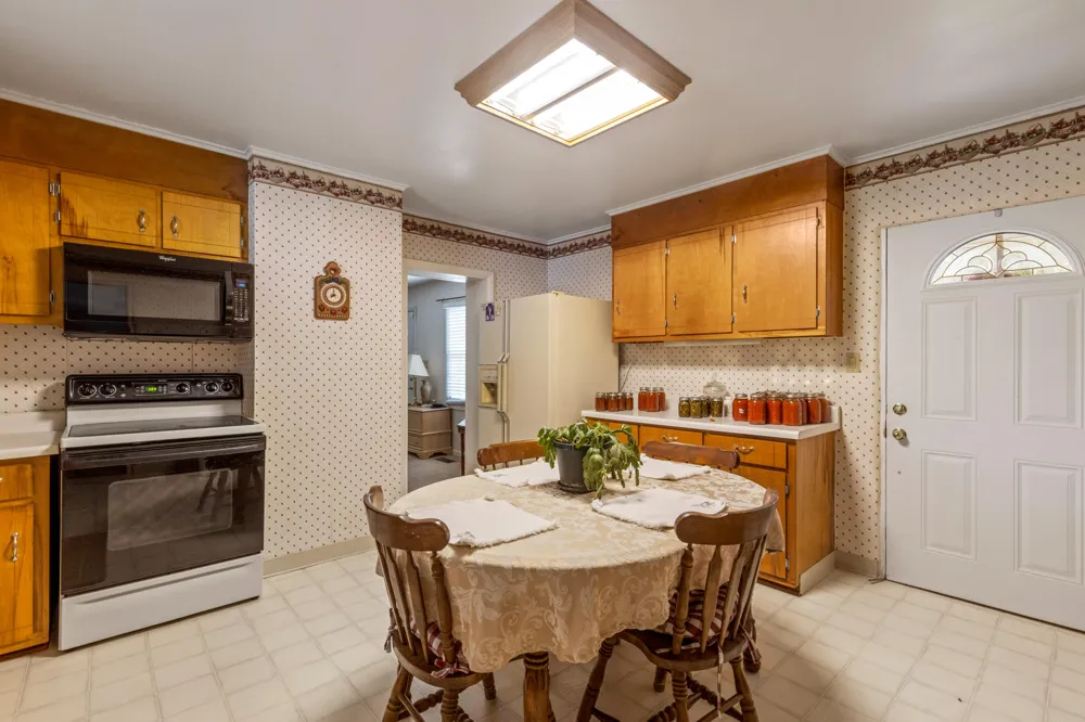 7055 Mooneyham Lonewood Road Spencer, TN 38585