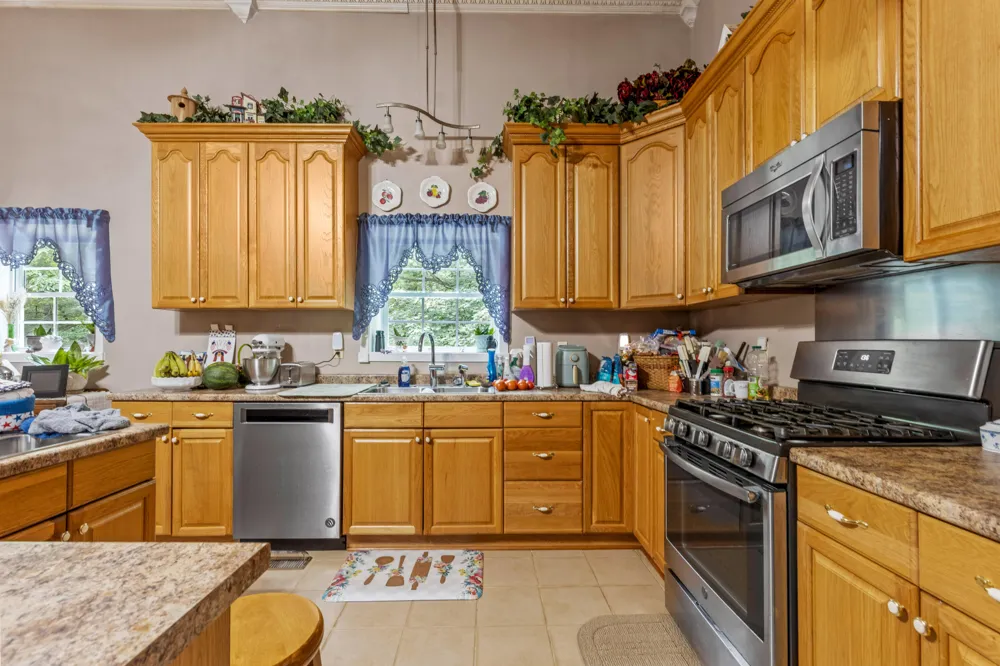 7055 Mooneyham Lonewood Road Spencer, TN 38585