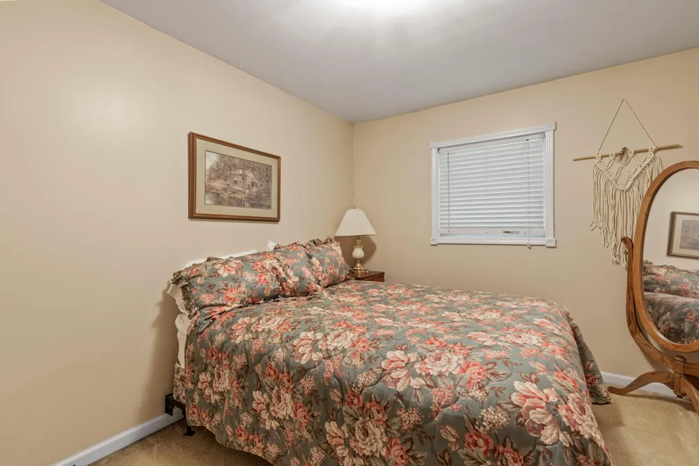 7055 Mooneyham Lonewood Road Spencer, TN 38585