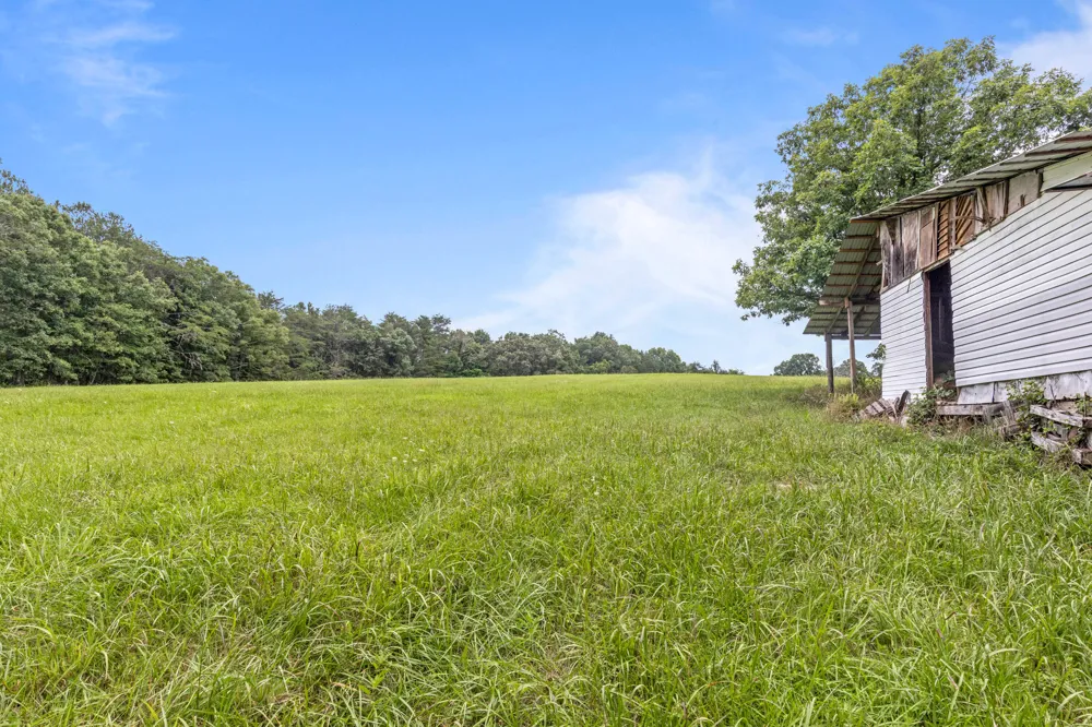 7055 Mooneyham Lonewood Road Spencer, TN 38585