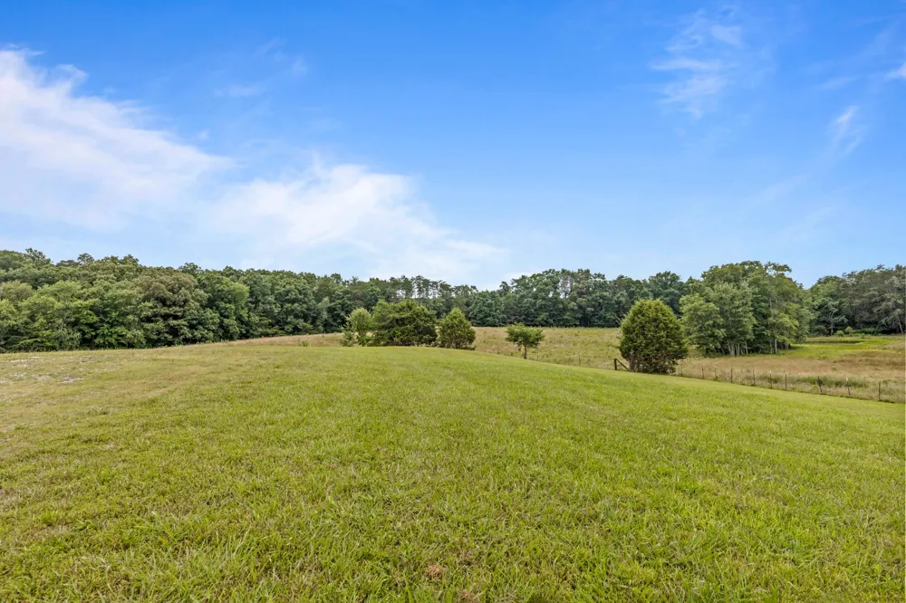 7055 Mooneyham Lonewood Road Spencer, TN 38585
