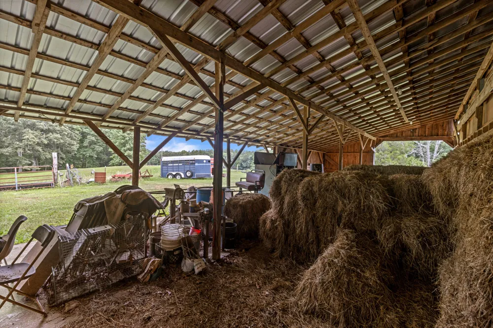 7055 Mooneyham Lonewood Road Spencer, TN 38585