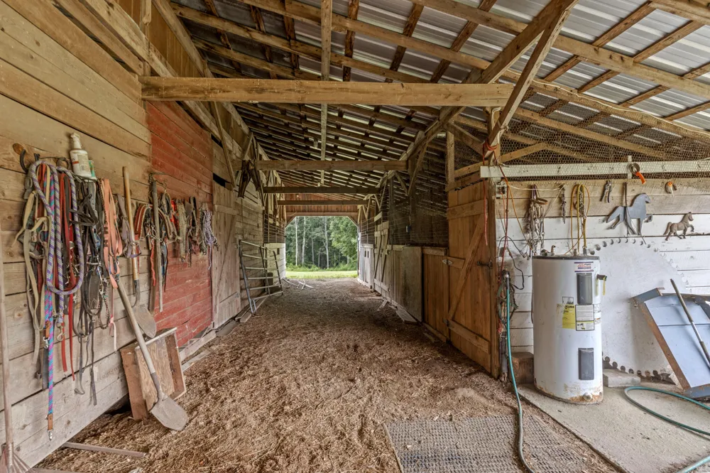7055 Mooneyham Lonewood Road Spencer, TN 38585