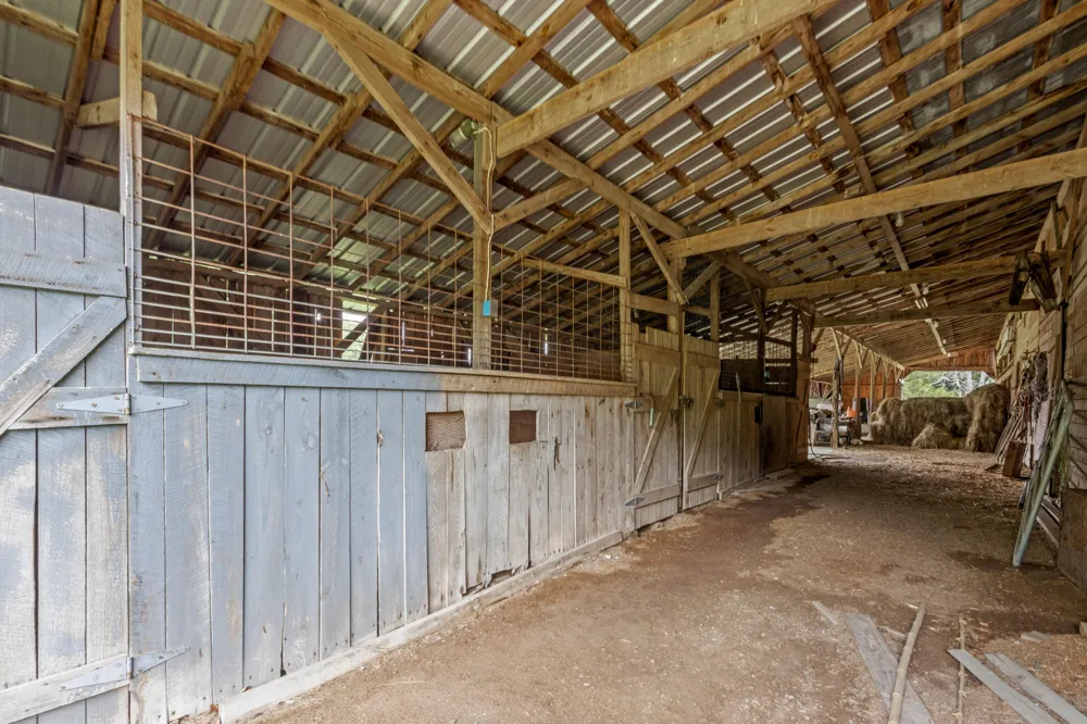 7055 Mooneyham Lonewood Road Spencer, TN 38585