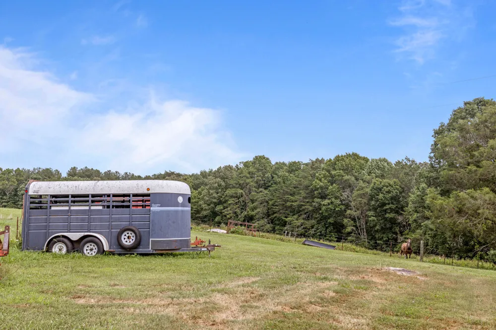 7055 Mooneyham Lonewood Road Spencer, TN 38585