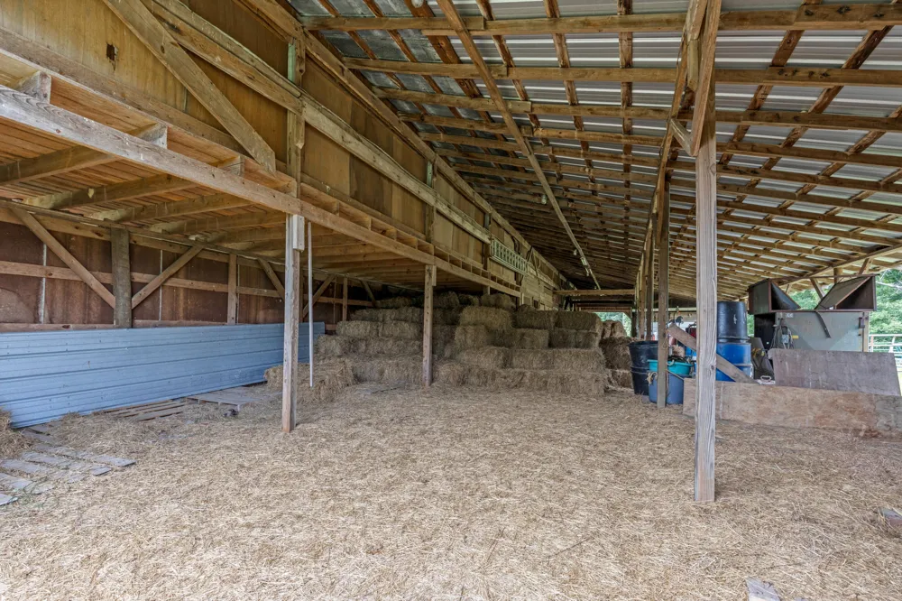 7055 Mooneyham Lonewood Road Spencer, TN 38585