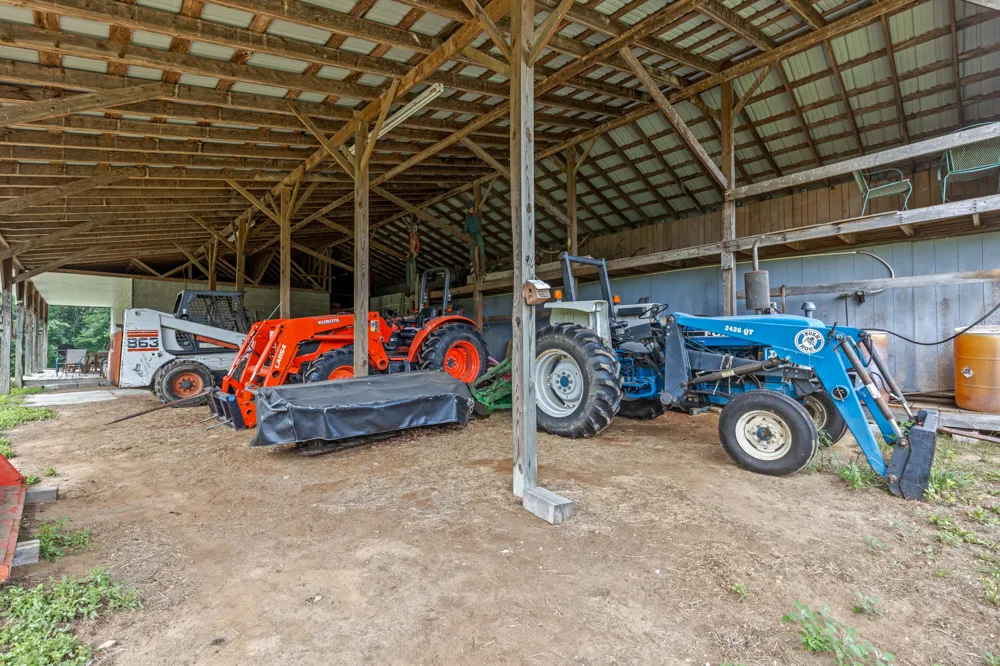 7055 Mooneyham Lonewood Road Spencer, TN 38585
