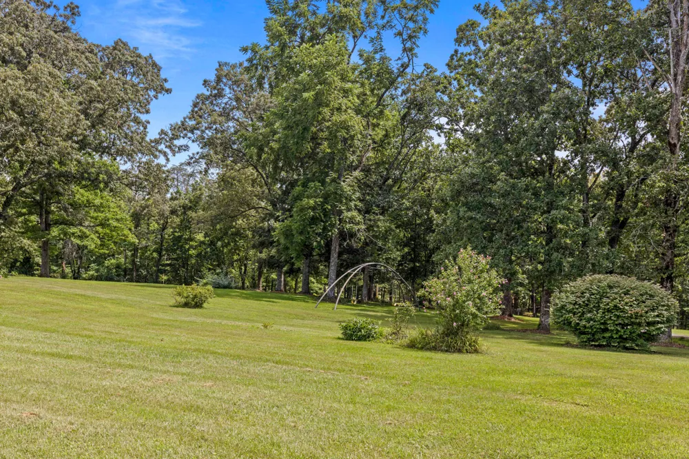 7055 Mooneyham Lonewood Road Spencer, TN 38585