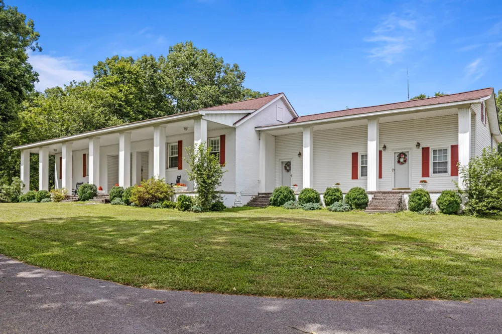 7055 Mooneyham Lonewood Road Spencer, TN 38585