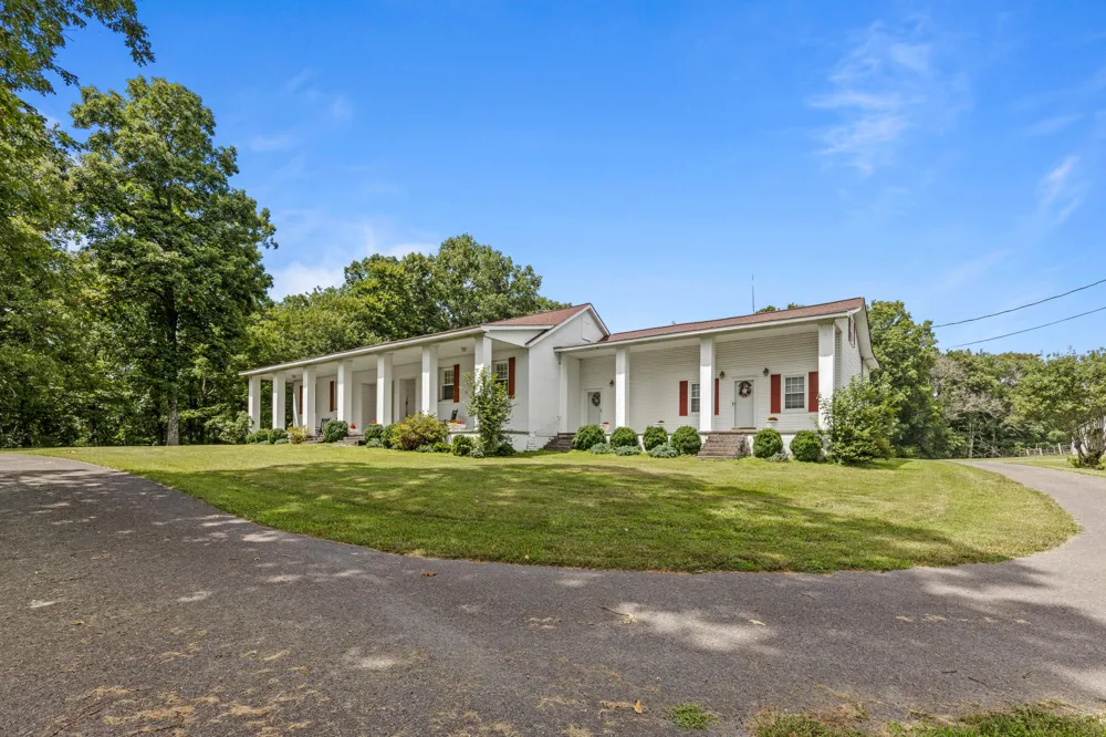 7055 Mooneyham Lonewood Road Spencer, TN 38585