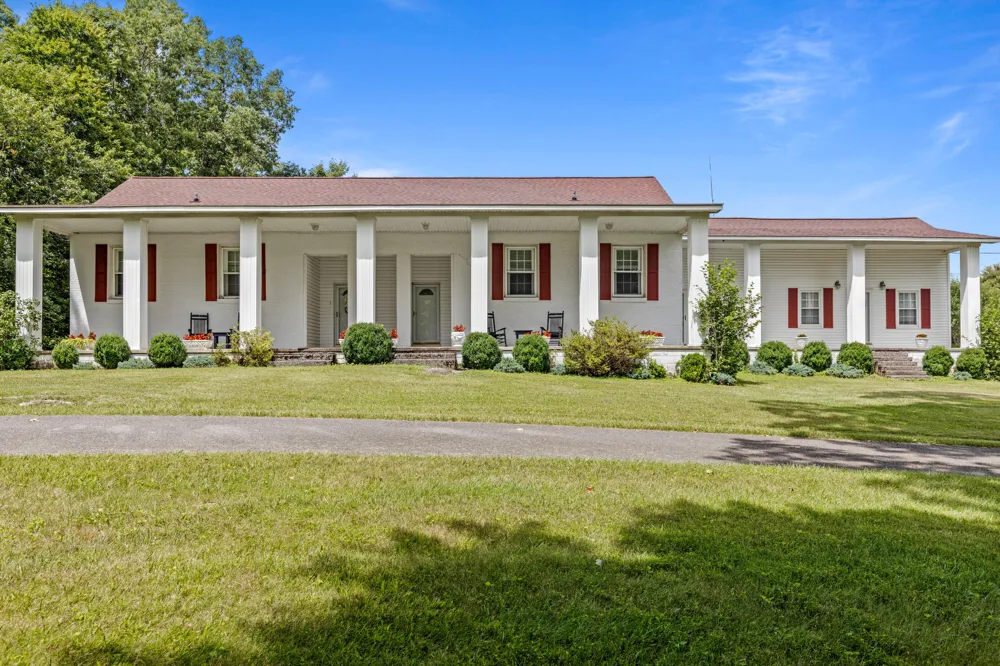 7055 Mooneyham Lonewood Road Spencer, TN 38585