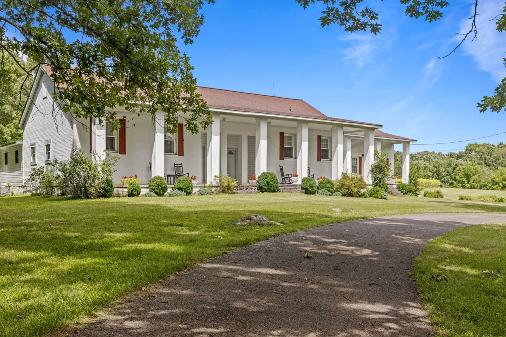 7055 Mooneyham Lonewood Road Spencer, TN 38585