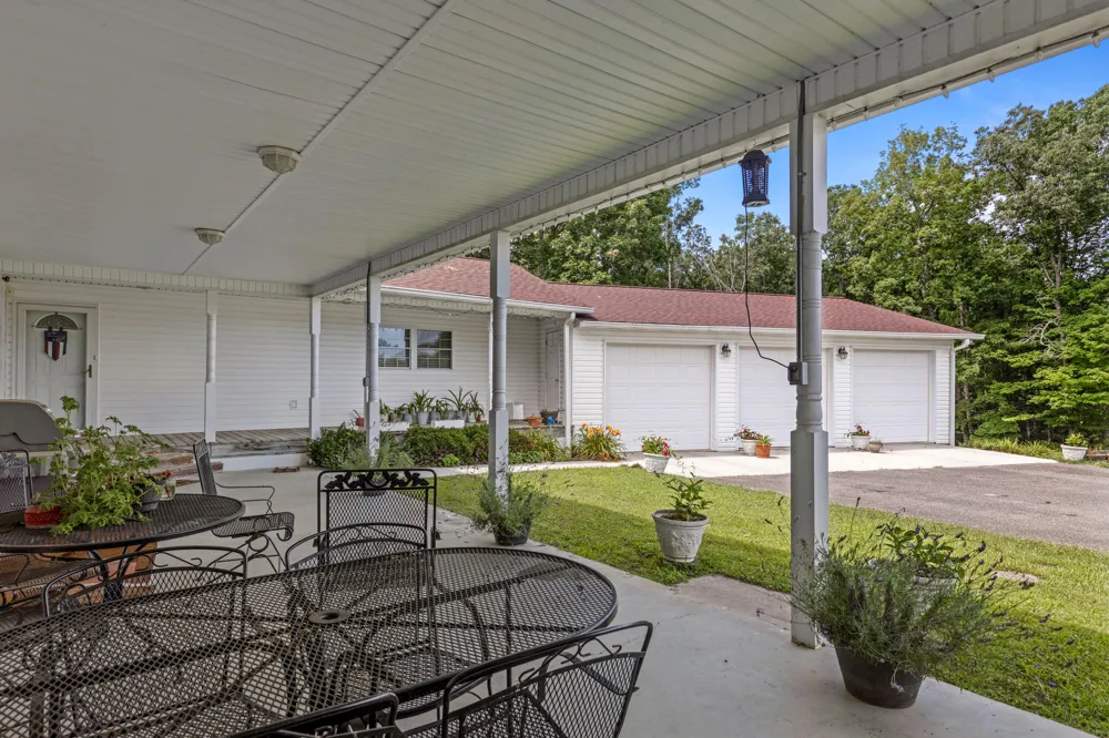 7055 Mooneyham Lonewood Road Spencer, TN 38585