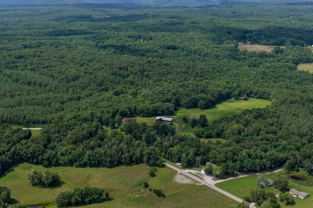 7055 Mooneyham Lonewood Road Spencer, TN 38585