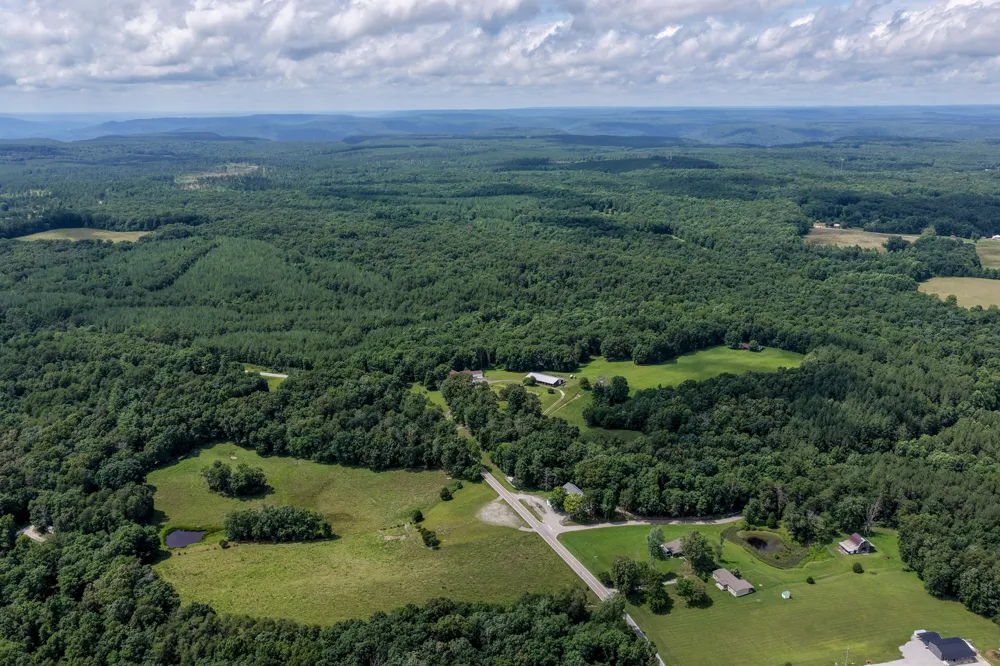 7055 Mooneyham Lonewood Road Spencer, TN 38585