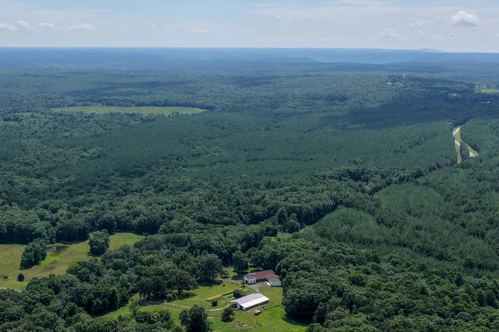 7055 Mooneyham Lonewood Road Spencer, TN 38585