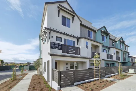 5193 Blossom Circle