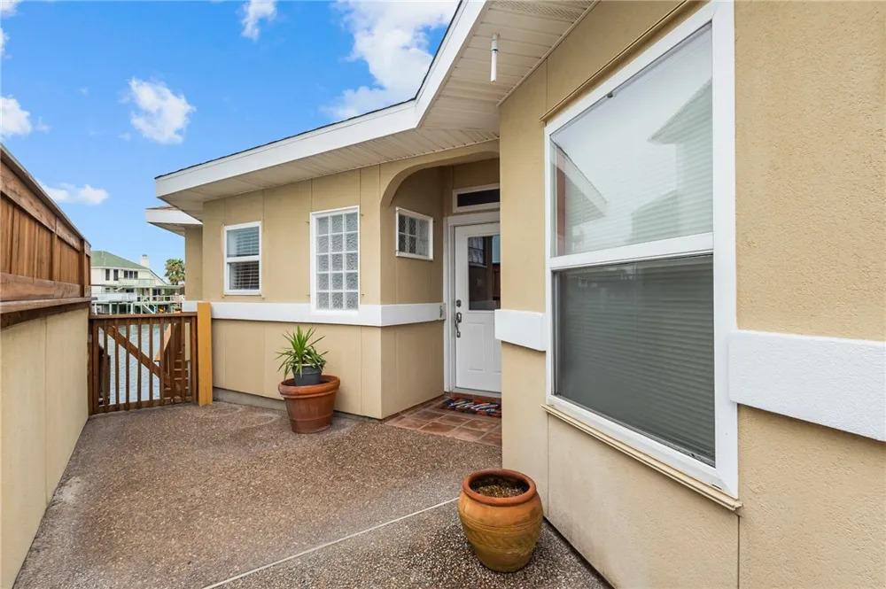 15210 Isla Pinta Court Corpus Christi, TX 78418