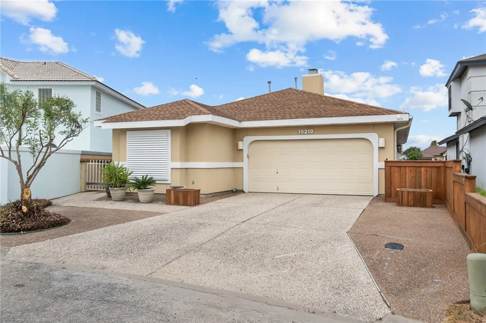 15210 Isla Pinta Court Corpus Christi, TX 78418