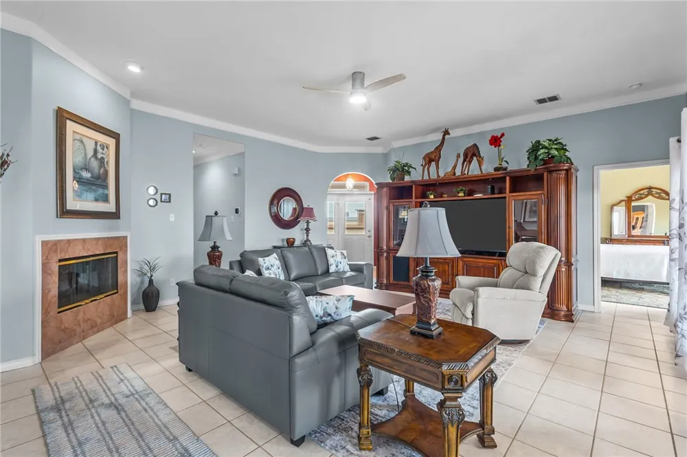 15210 Isla Pinta Court Corpus Christi, TX 78418