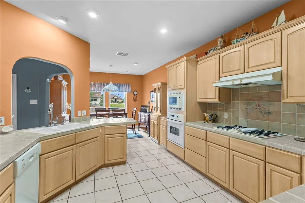 15210 Isla Pinta Court Corpus Christi, TX 78418