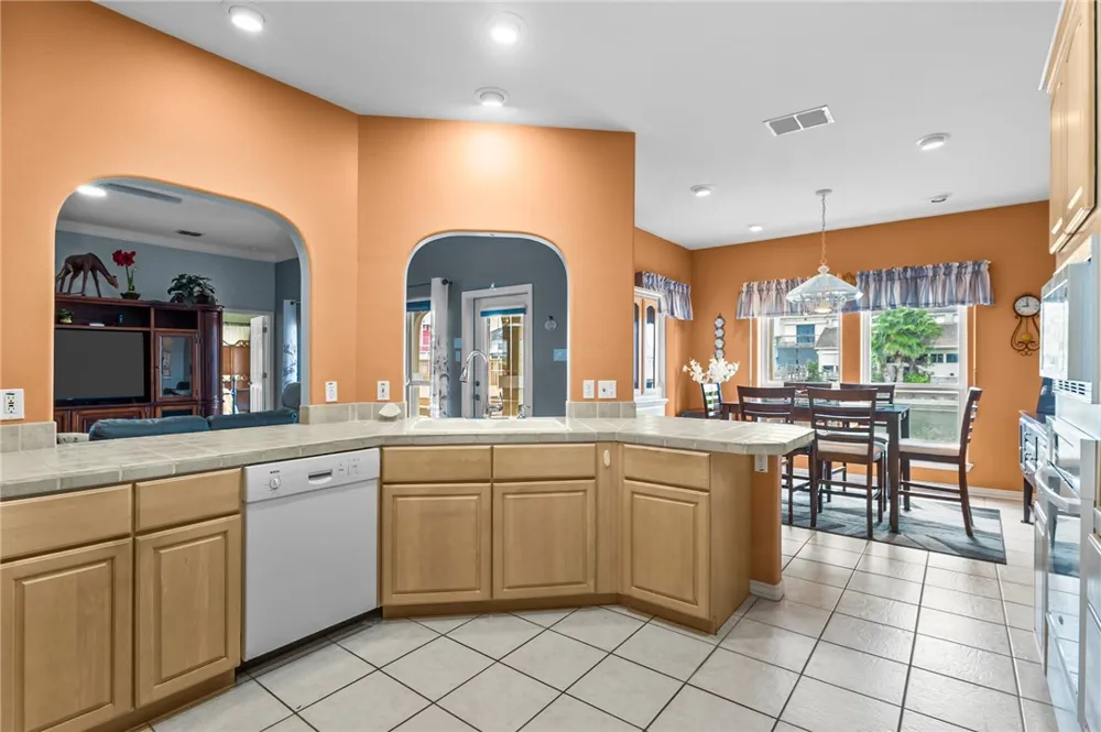 15210 Isla Pinta Court Corpus Christi, TX 78418