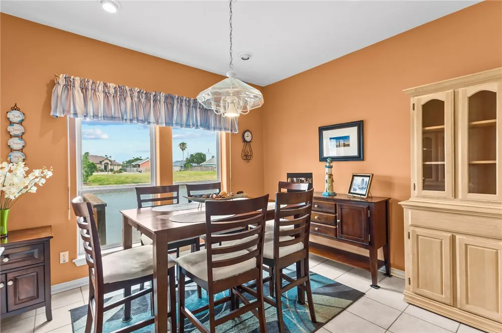 15210 Isla Pinta Court Corpus Christi, TX 78418