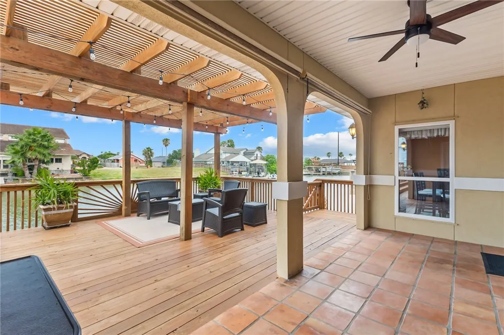 15210 Isla Pinta Court Corpus Christi, TX 78418
