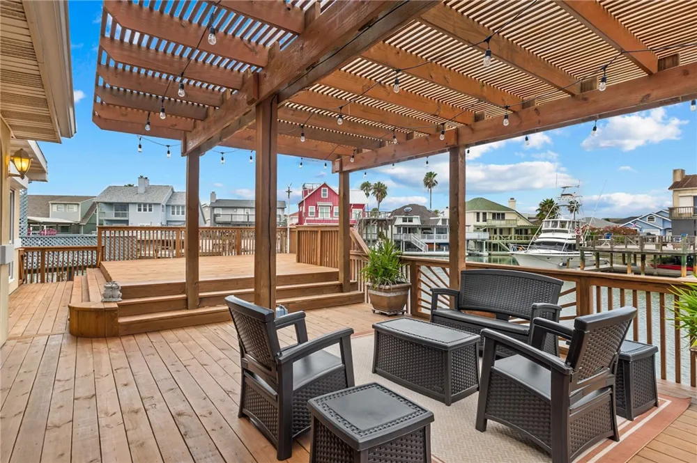15210 Isla Pinta Court Corpus Christi, TX 78418