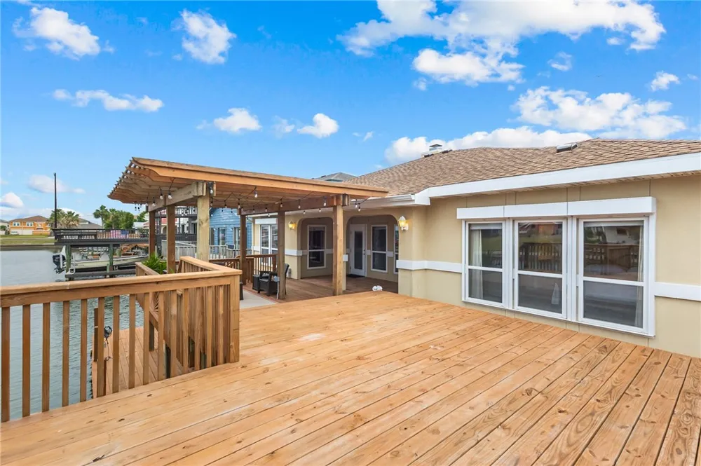 15210 Isla Pinta Court Corpus Christi, TX 78418