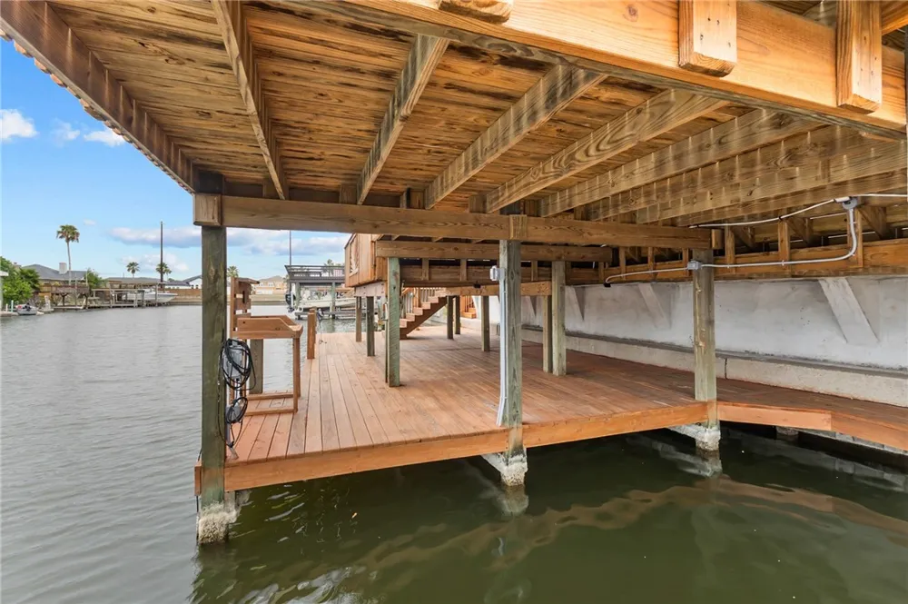 15210 Isla Pinta Court Corpus Christi, TX 78418