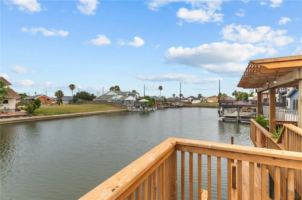 15210 Isla Pinta Court Corpus Christi, TX 78418