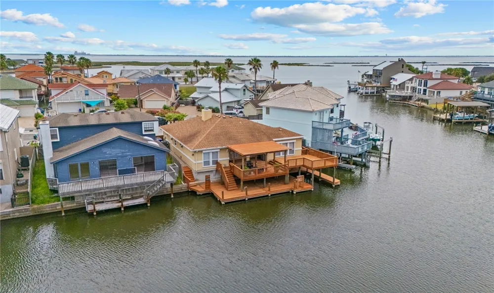 15210 Isla Pinta Court Corpus Christi, TX 78418