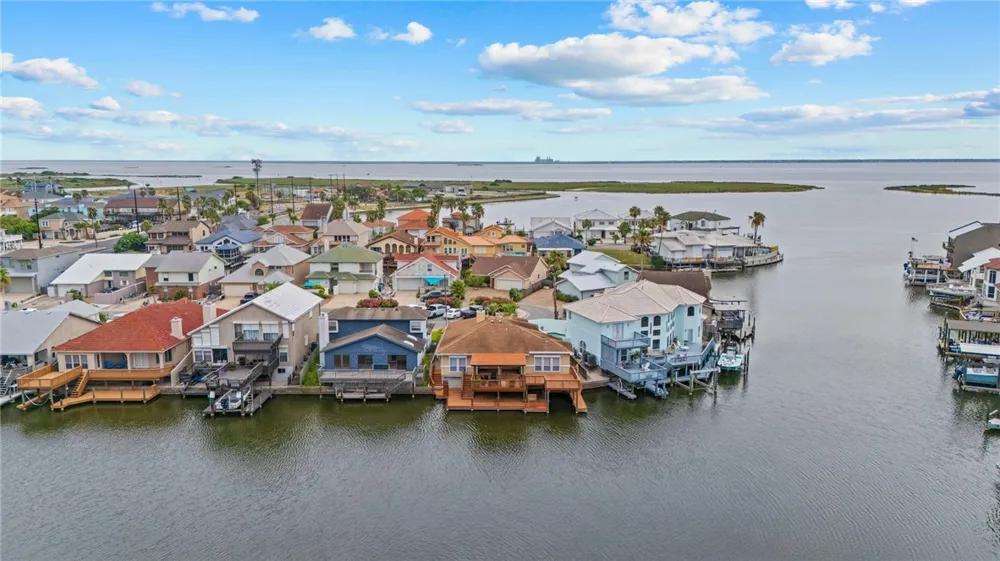 15210 Isla Pinta Court Corpus Christi, TX 78418