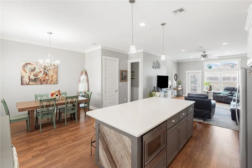 14890 Granada Drive #303 Corpus Christi, TX 78418