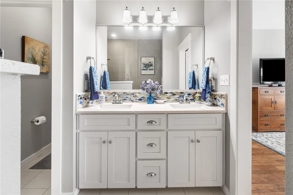 14890 Granada Drive #303 Corpus Christi, TX 78418