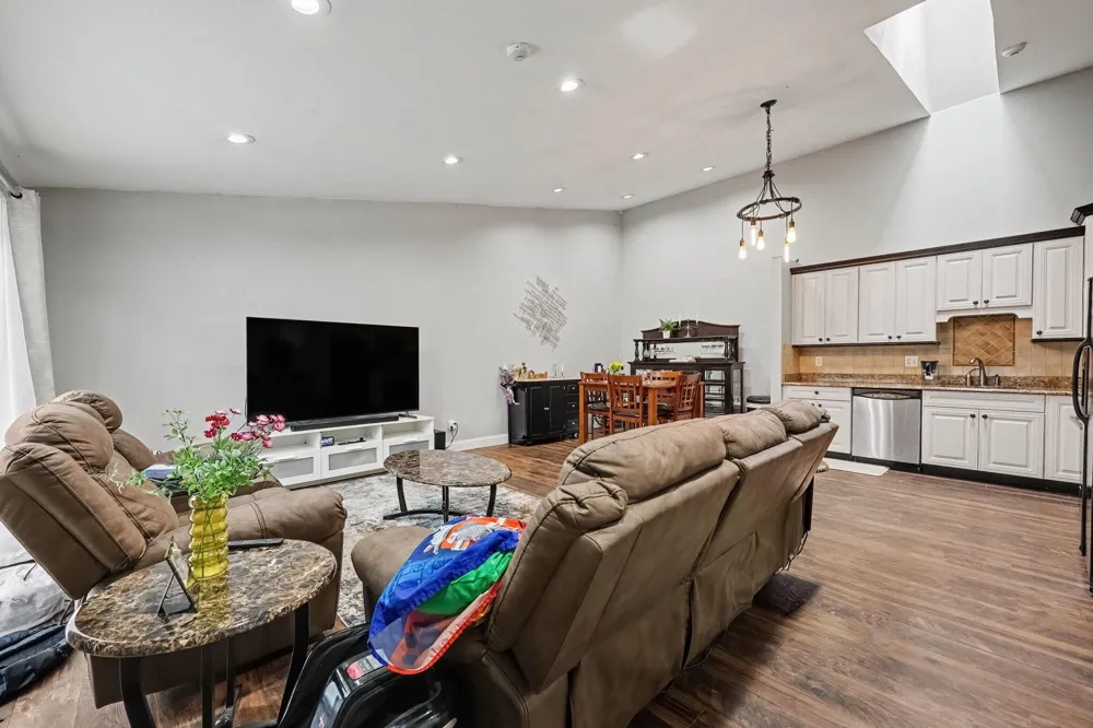 41325 Southwind Drive Canton, MI 48188