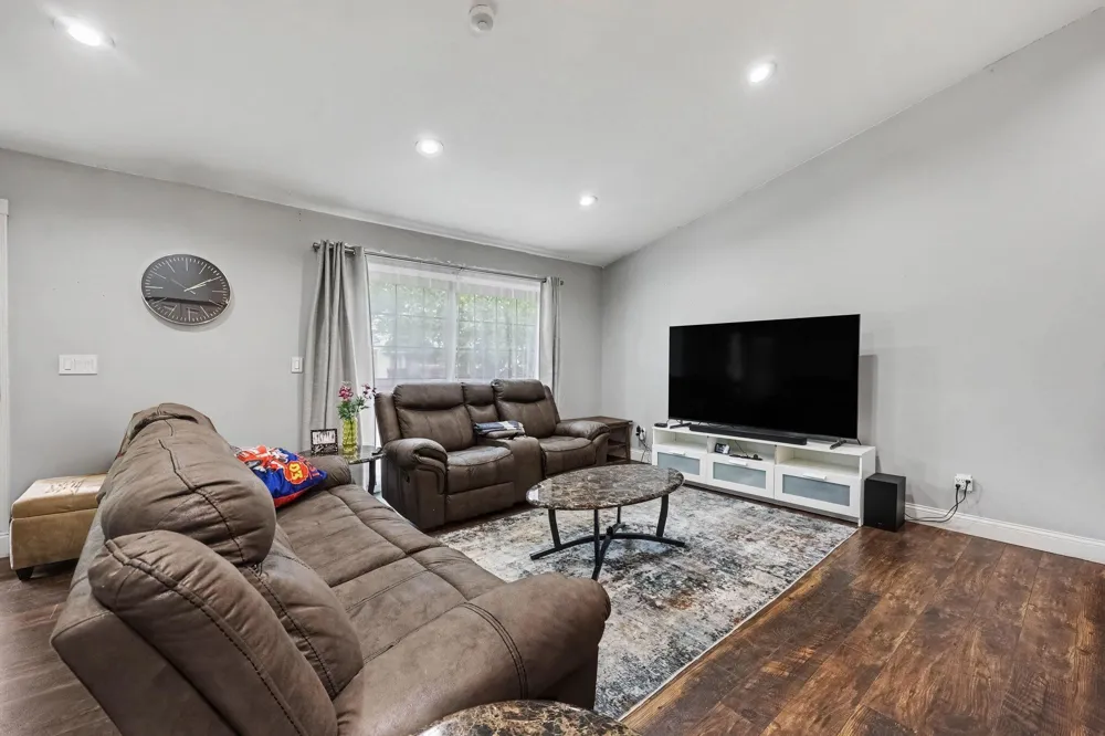41325 Southwind Drive Canton, MI 48188